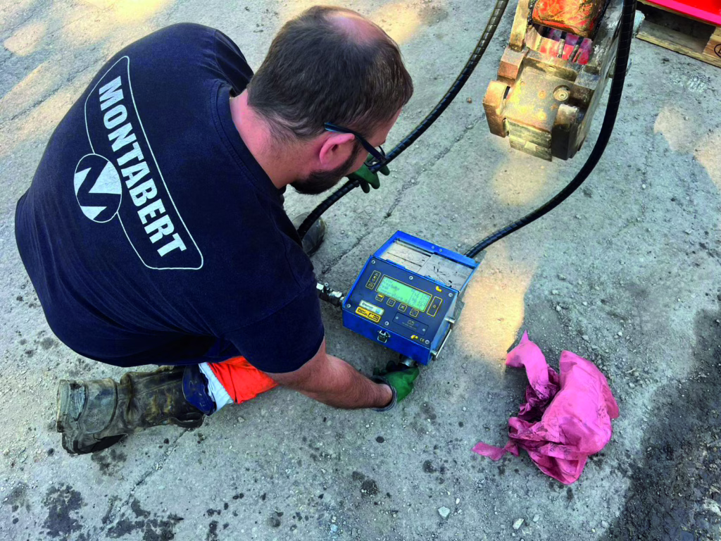 Pierre, workshop manager at Cimax, is always present during commissioning to ensure optimal setup.