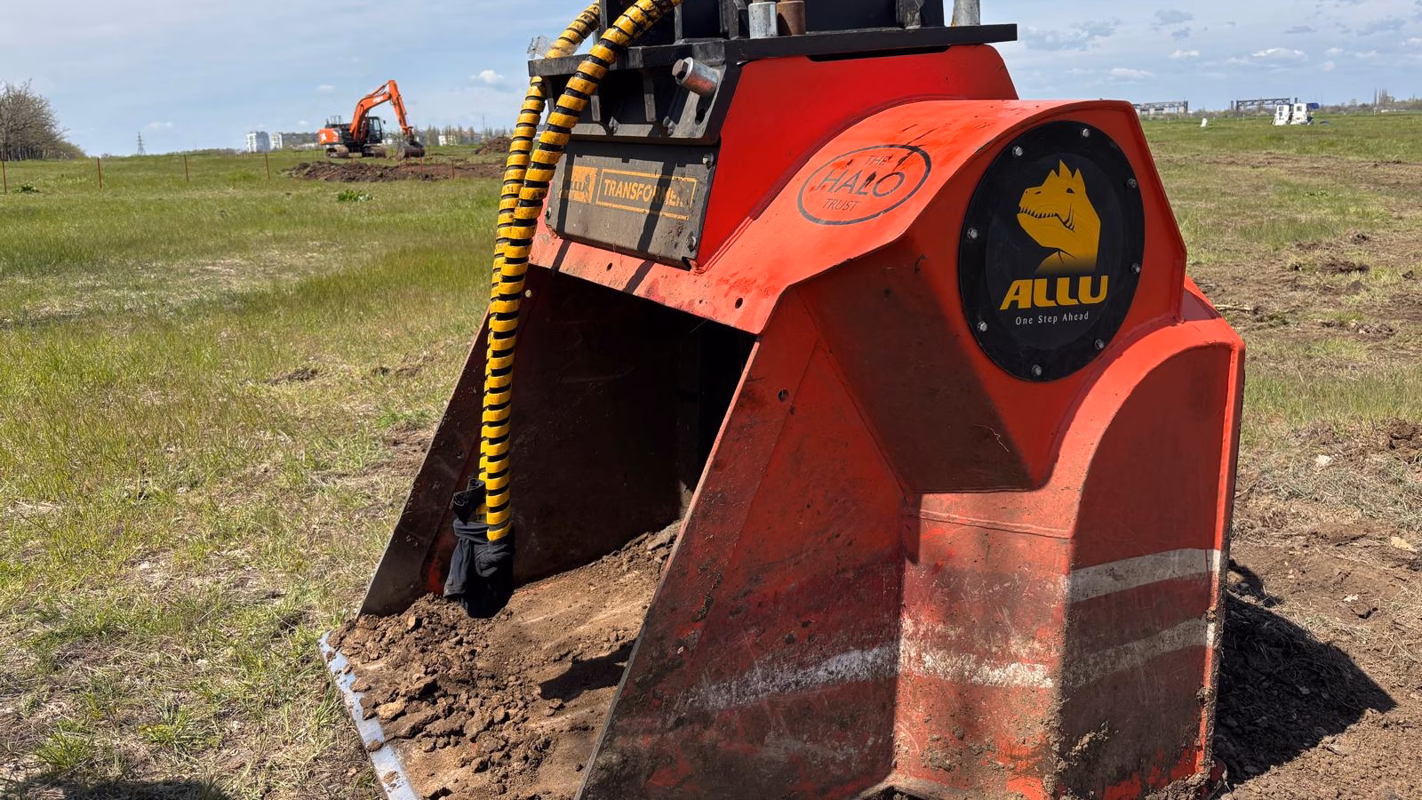 ALLU screening buckets improve mechanized demining operations in Ukraine.