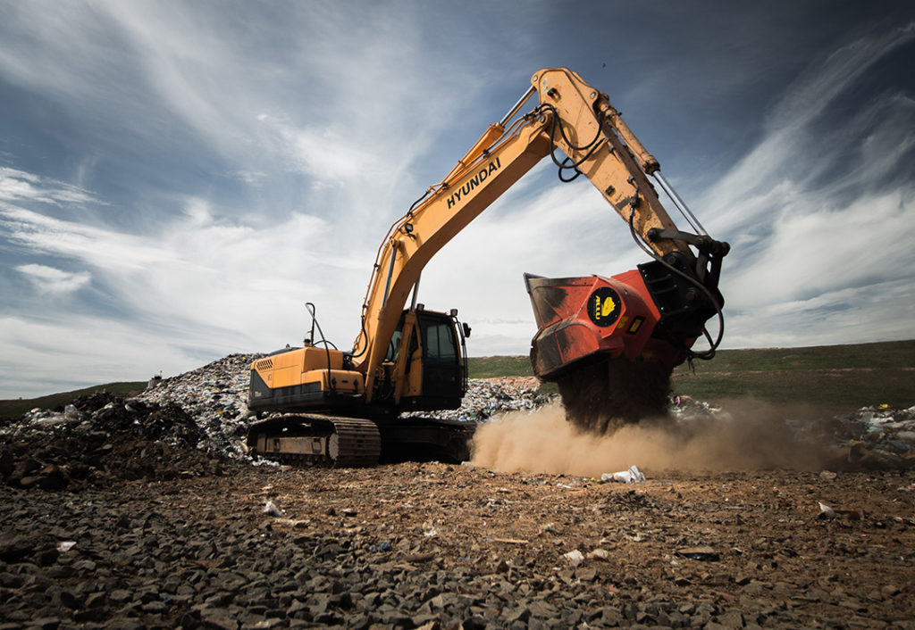 Reduce-recycle-and-reuse-with-ALLU-screening-bucket